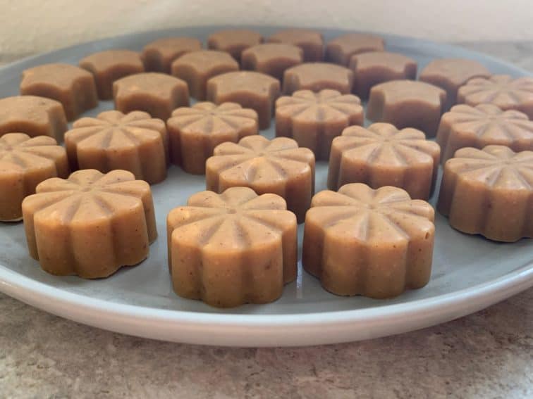 crunchy peanut butter fat bombs