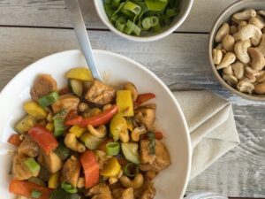 Keto Spicy Cashew Chicken Stir Fry