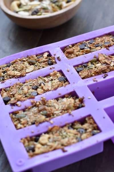 Keto Chocolate Chip Granola Bars