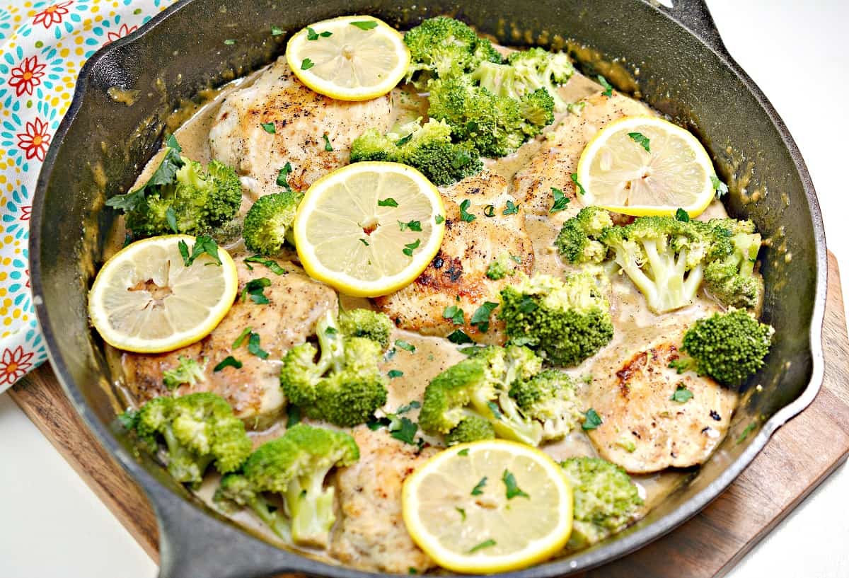 Keto Chicken Alfredo in a pan.