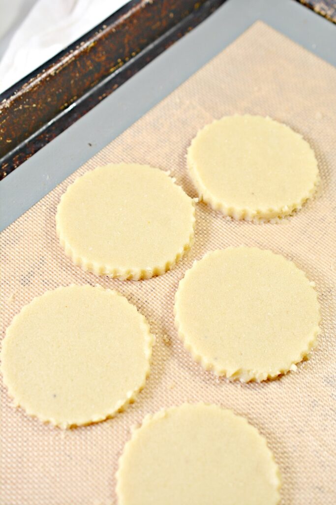 How to Make Keto Cut Out Christmas Cookies